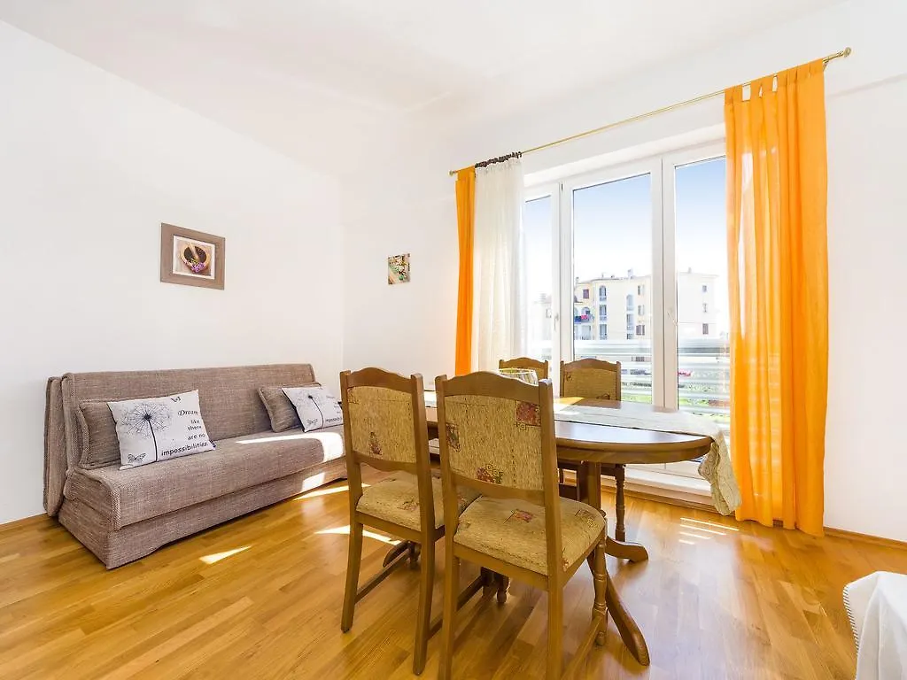 Apartament Populare Charming Zadar 0*,